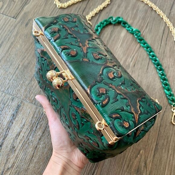 Handmade Genuine Leather Floral Embossed Kisslock Box Bag/Cosmetics case - Picture 16 of 16